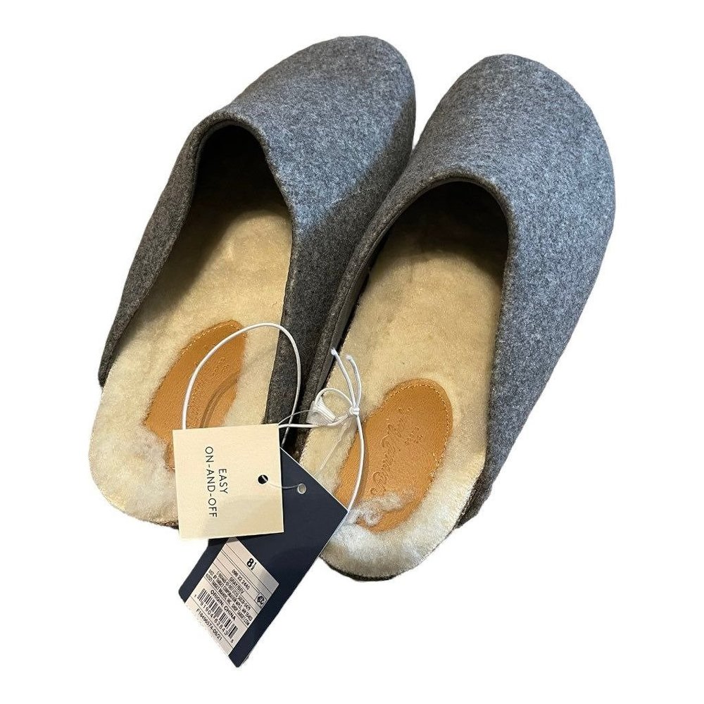 Ladies flats size 8‎ 1/2